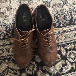 Beautiful Mary-Jane Style Brown Shoes!